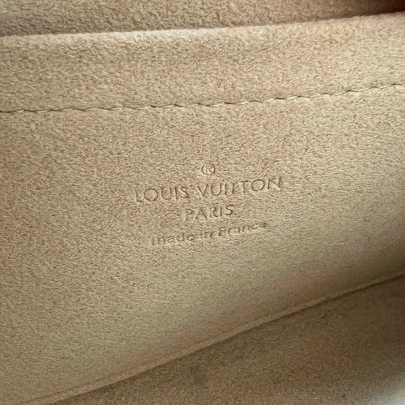 Louis Vuitton Milla MM Pochette - Picture 11 of 13